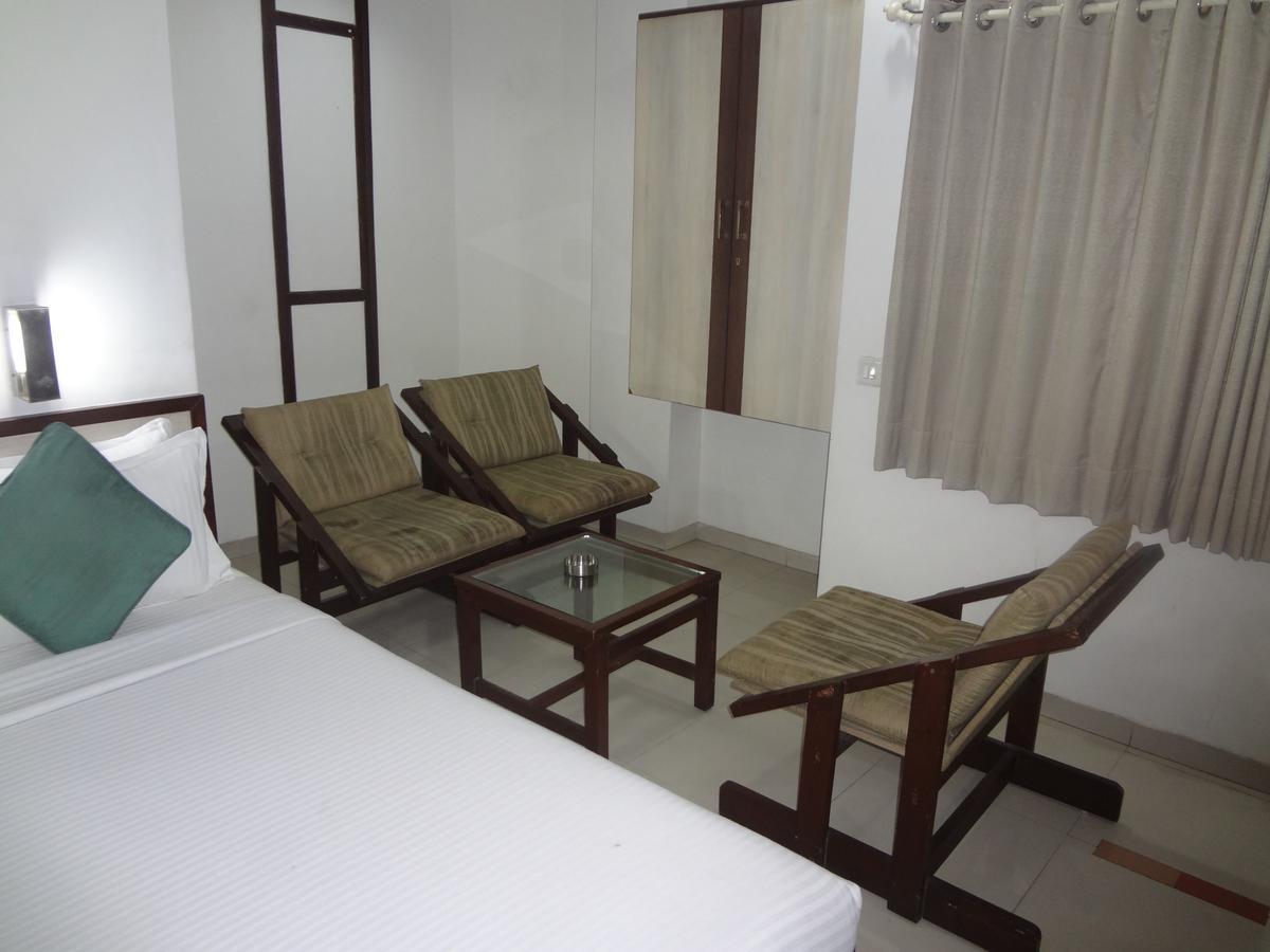 Hotel Airport Residency Ahmedabad Buitenkant foto