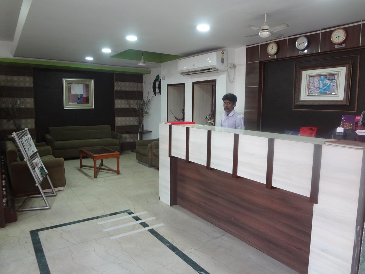 Hotel Airport Residency Ahmedabad Buitenkant foto