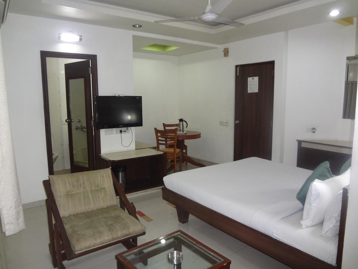 Hotel Airport Residency Ahmedabad Buitenkant foto