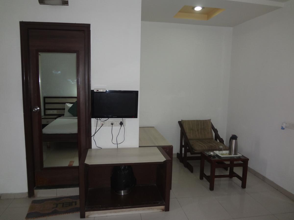 Hotel Airport Residency Ahmedabad Buitenkant foto