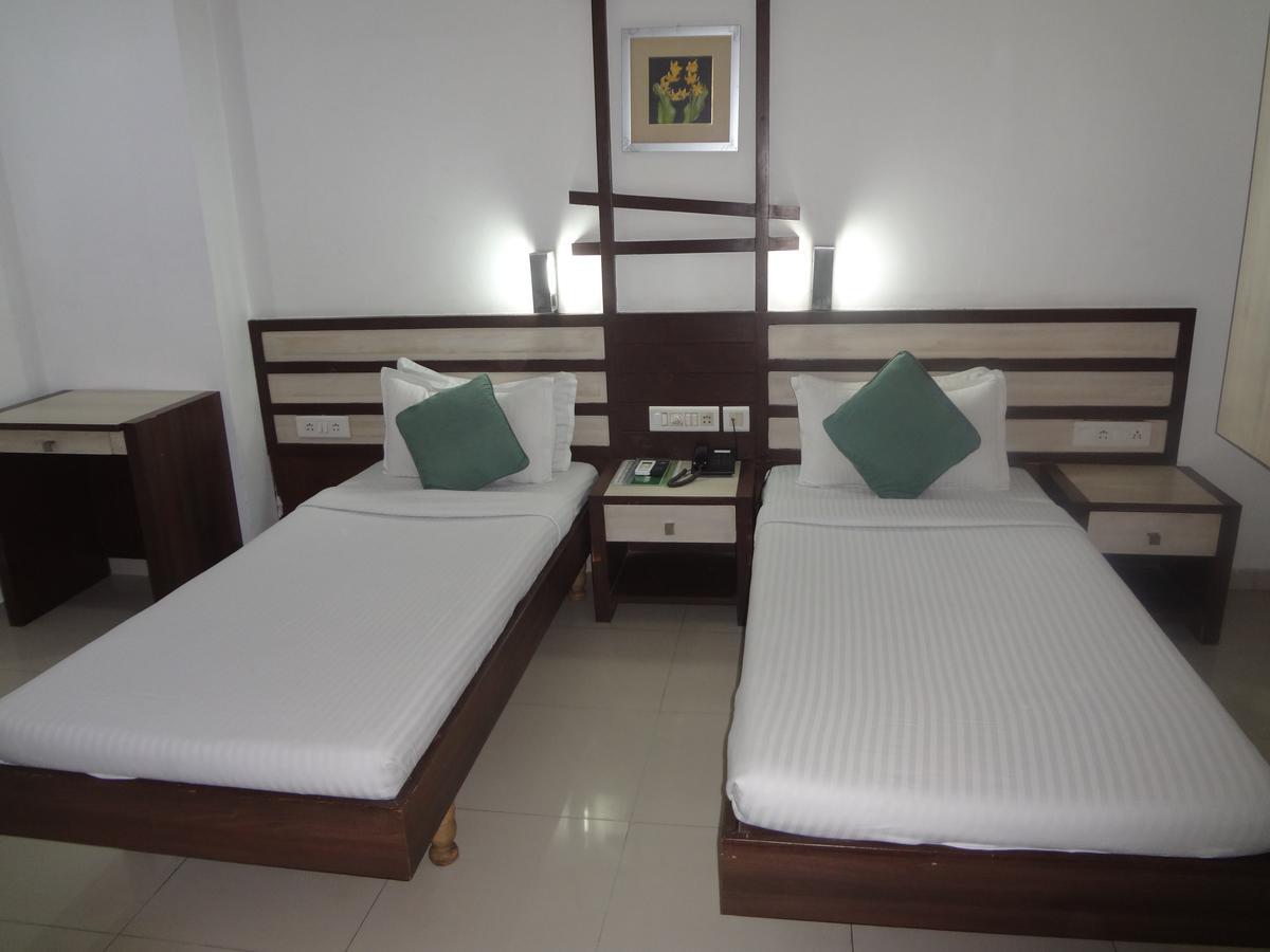 Hotel Airport Residency Ahmedabad Buitenkant foto