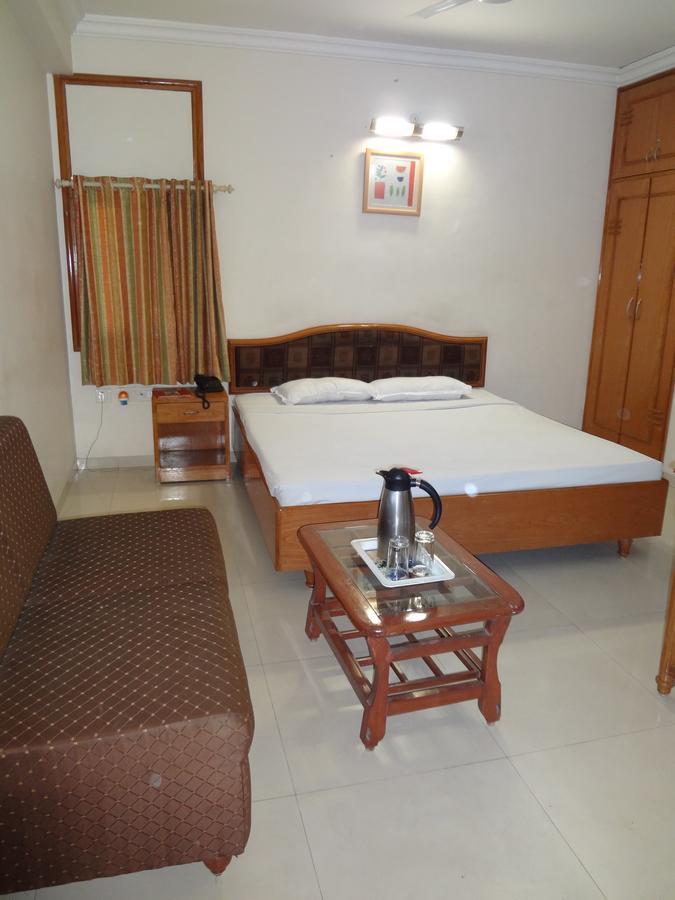 Hotel Airport Residency Ahmedabad Buitenkant foto