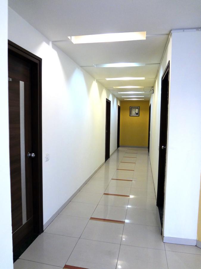 Hotel Airport Residency Ahmedabad Buitenkant foto
