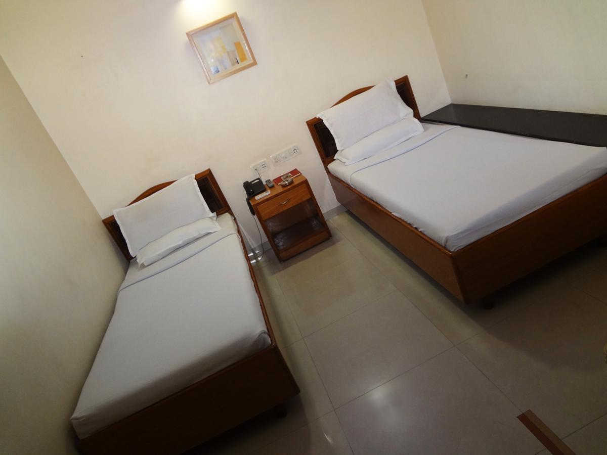 Hotel Airport Residency Ahmedabad Buitenkant foto