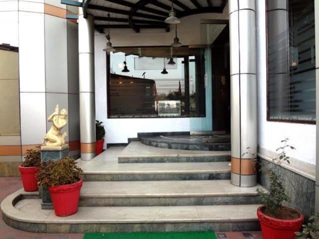 Hotel Airport Residency Ahmedabad Buitenkant foto