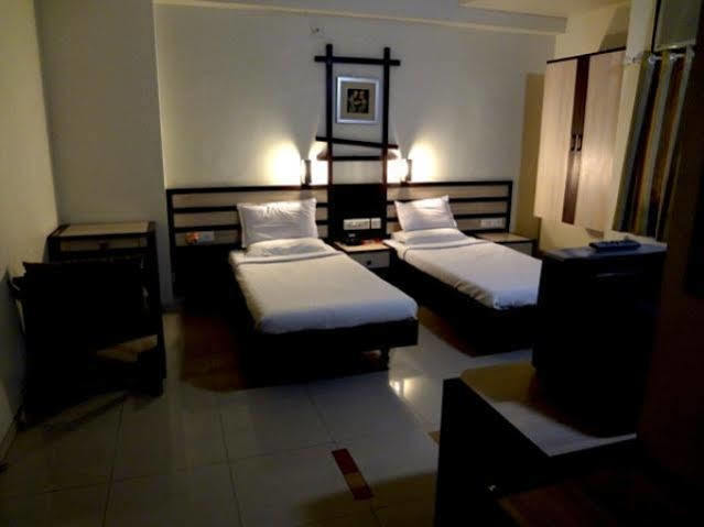 Hotel Airport Residency Ahmedabad Buitenkant foto