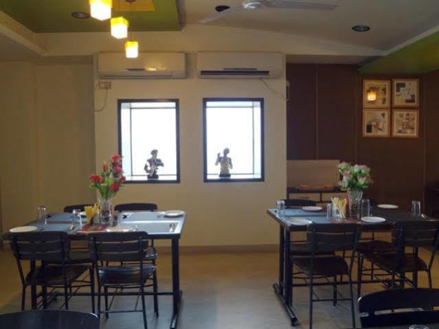 Hotel Airport Residency Ahmedabad Buitenkant foto